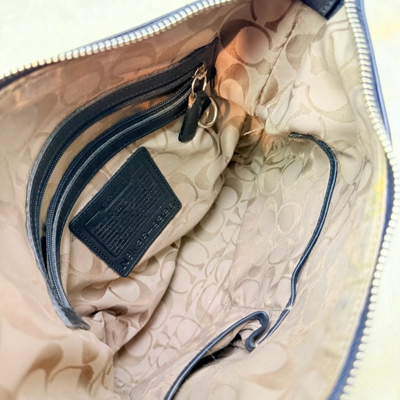 Coach | Vintage Leather Hobo Crossbody in Black - 9362 - Picture 5 of 9